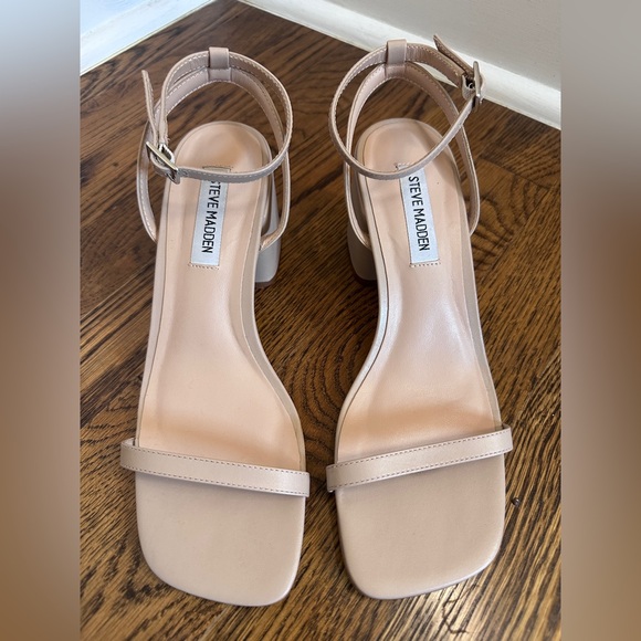 Steve Madden Natural Leather Audrina Nude Ankle Strap Block Heels size 7 - Picture 3 of 5